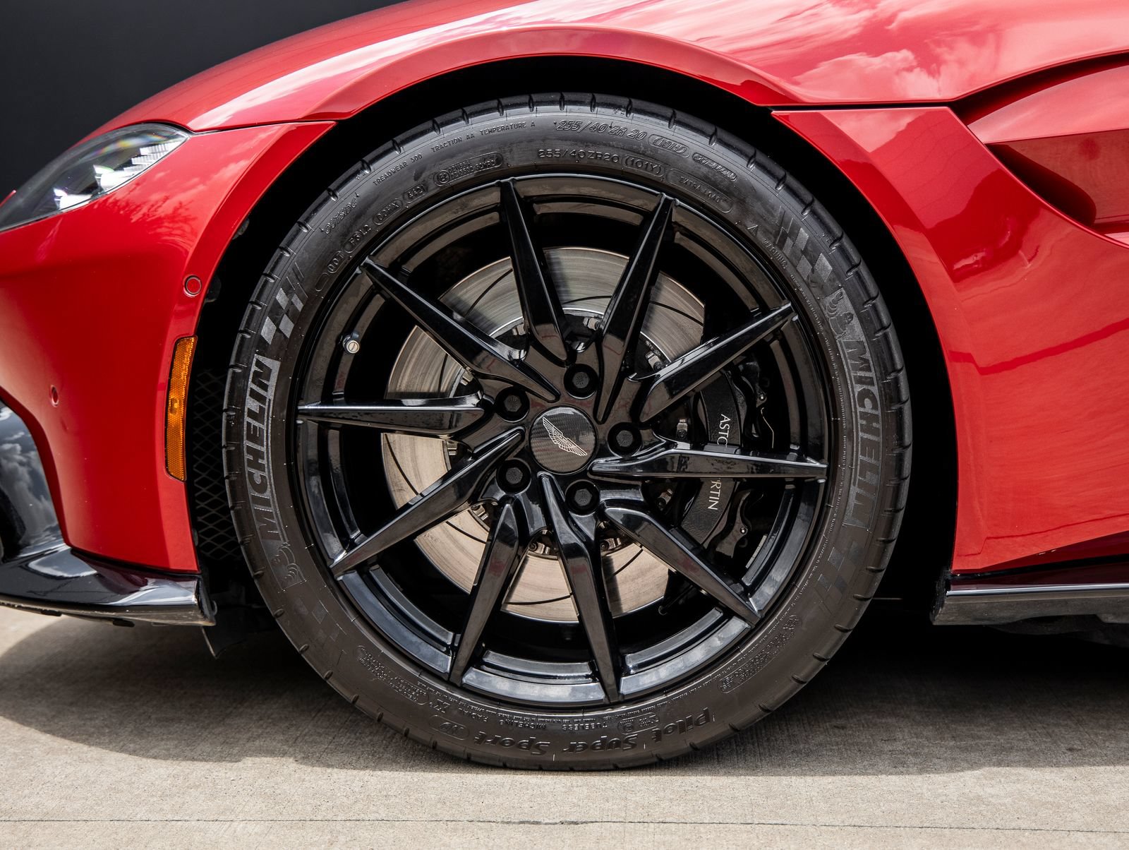Used 2020 Aston Martin V8 Vantage Coupe RWD image 11