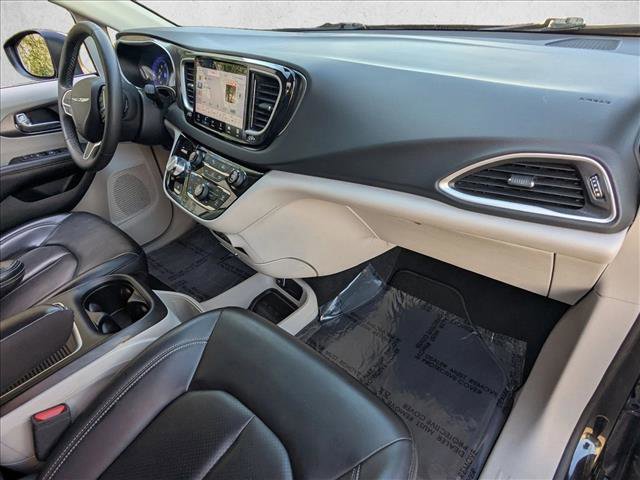 Used 2023 Chrysler Pacifica Touring-L image 22