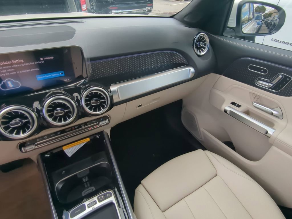 New 2025 Mercedes-Benz GLB 250 GLB 250 image 4