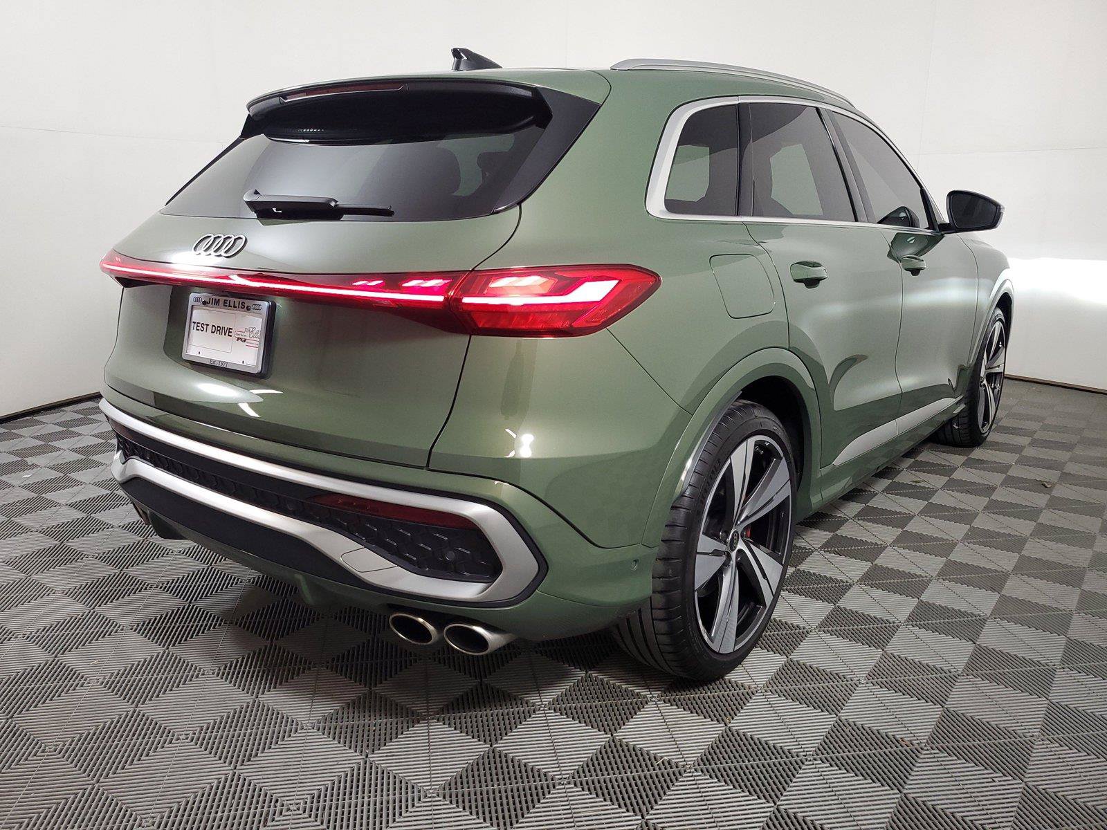 Used 2025 Audi SQ5 Prestige AWD/4WD image 6