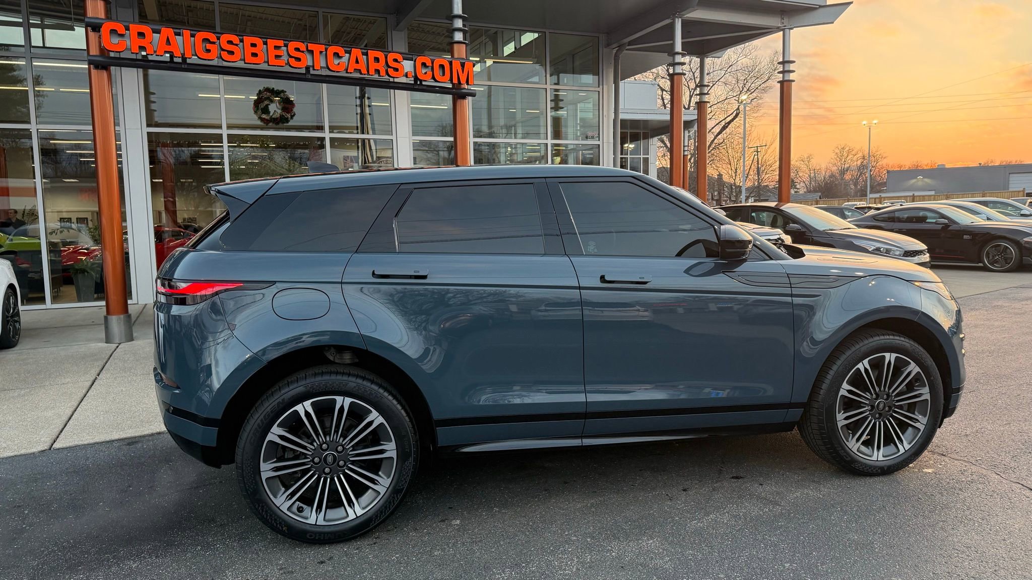 Used 2024 Land Rover Range Rover Evoque Dynamic SE image 3