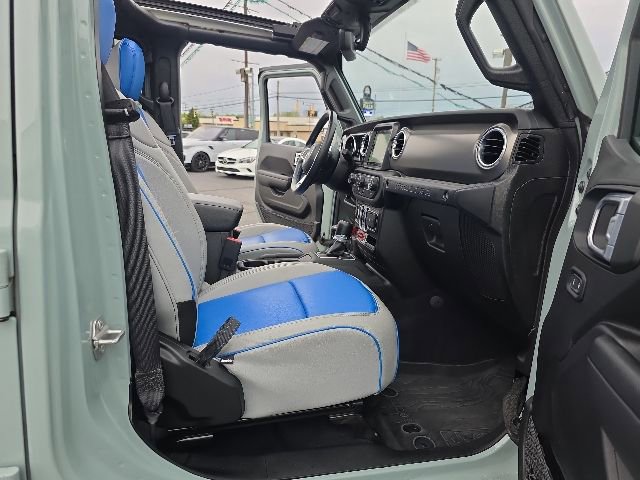 Used 2023 Jeep Wrangler Unlimited Rubicon 4xe w/ Cold Weather Group AWD/4WD image 46