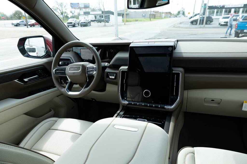 New 2026 GMC Yukon XL Denali w/ Sun & Power Step Package AWD/4WD image 32