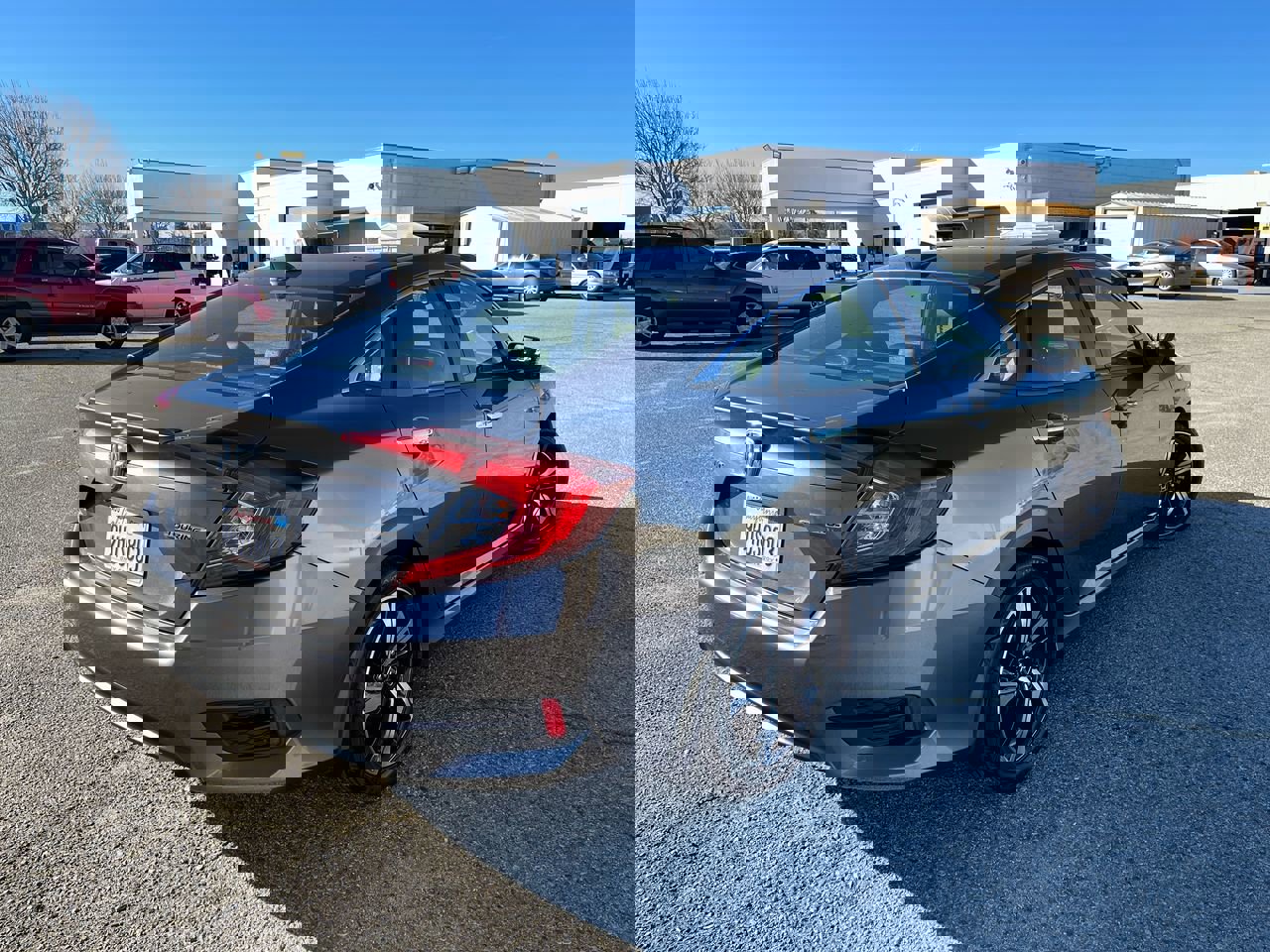 Used 2018 Honda Civic Touring image 7