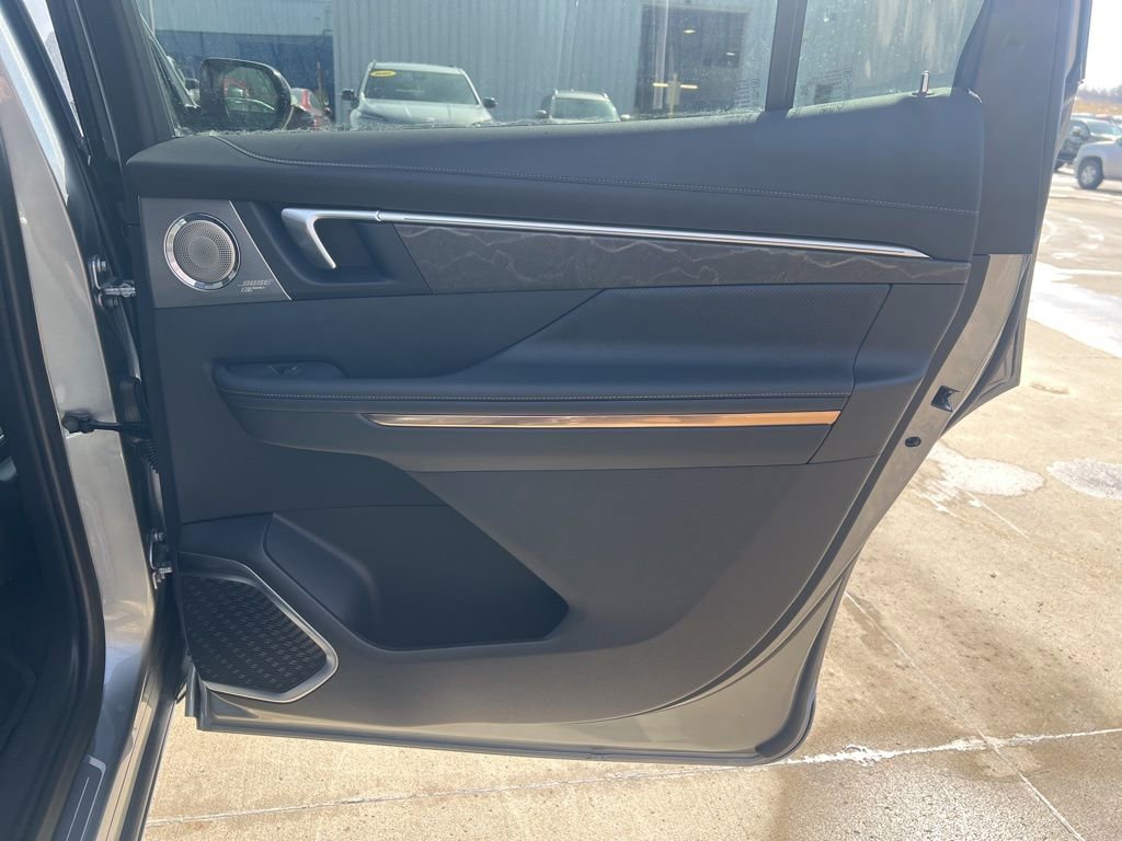 Used 2025 Buick Enclave Avenir w/ Super Cruise Package image 12