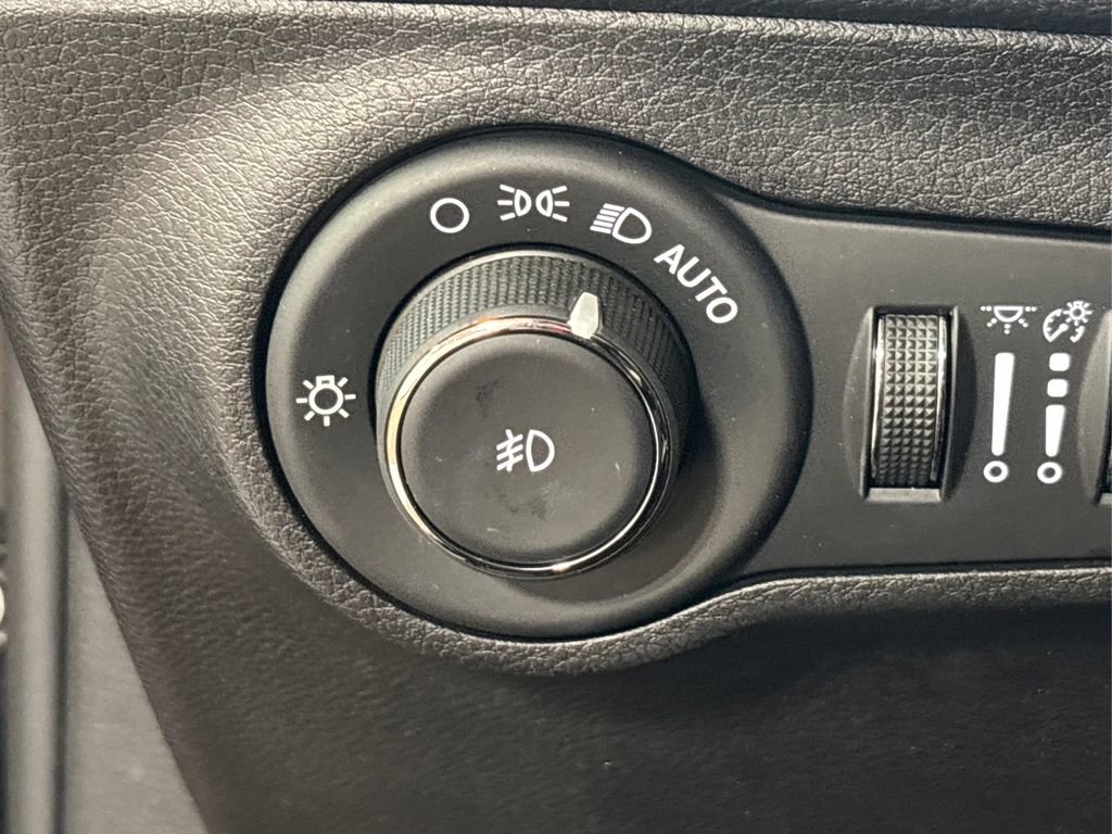 Used 2020 Jeep Compass Latitude image 24