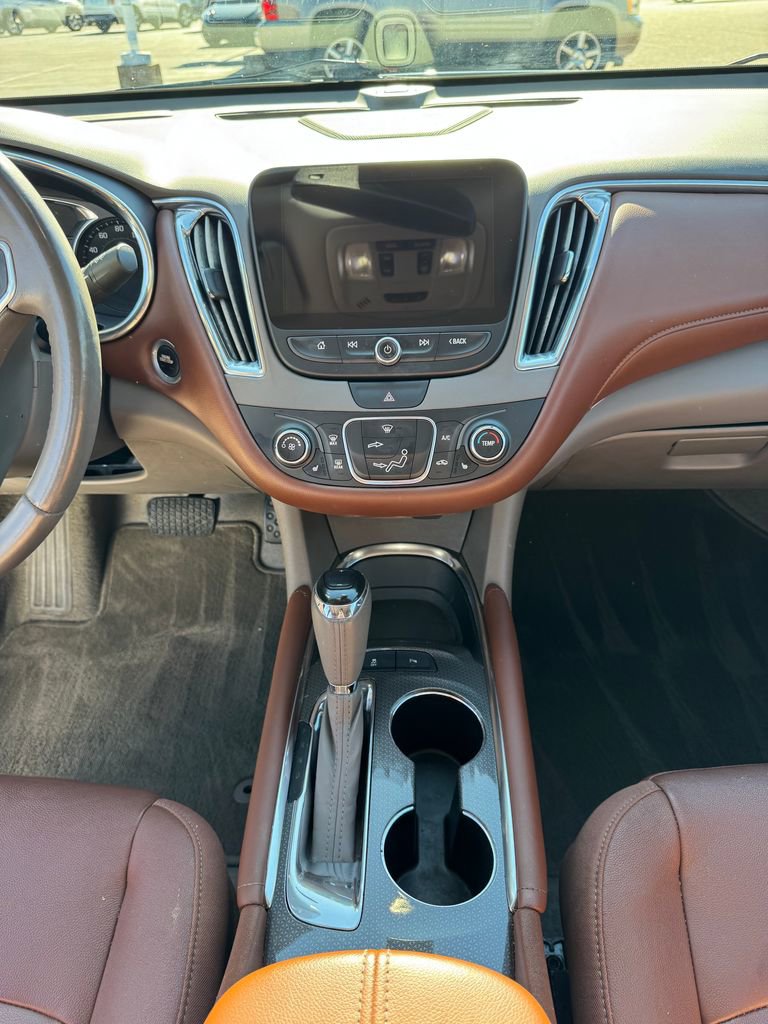 Used 2018 Chevrolet Malibu LT w/ Leather Package image 18