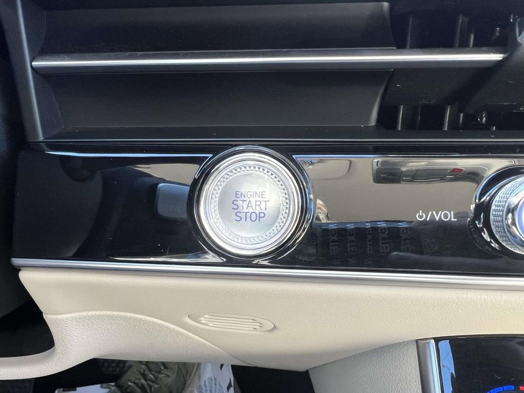 Certified 2026 Genesis GV70 2.5T image 28