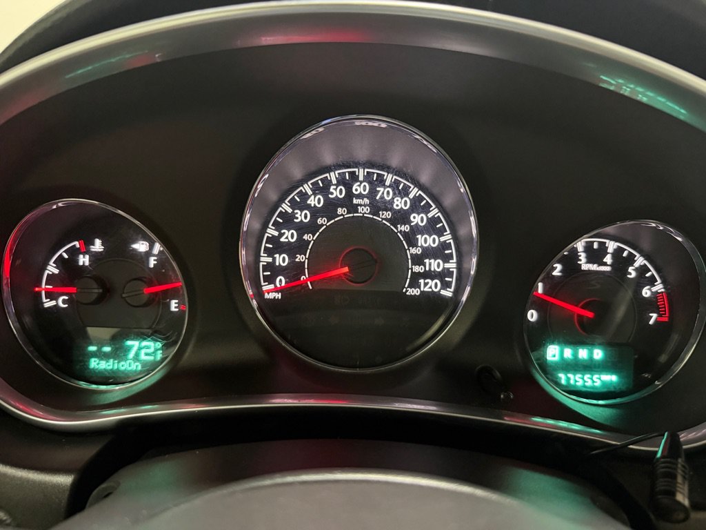 Used 2011 Chrysler 200 S FWD image 13
