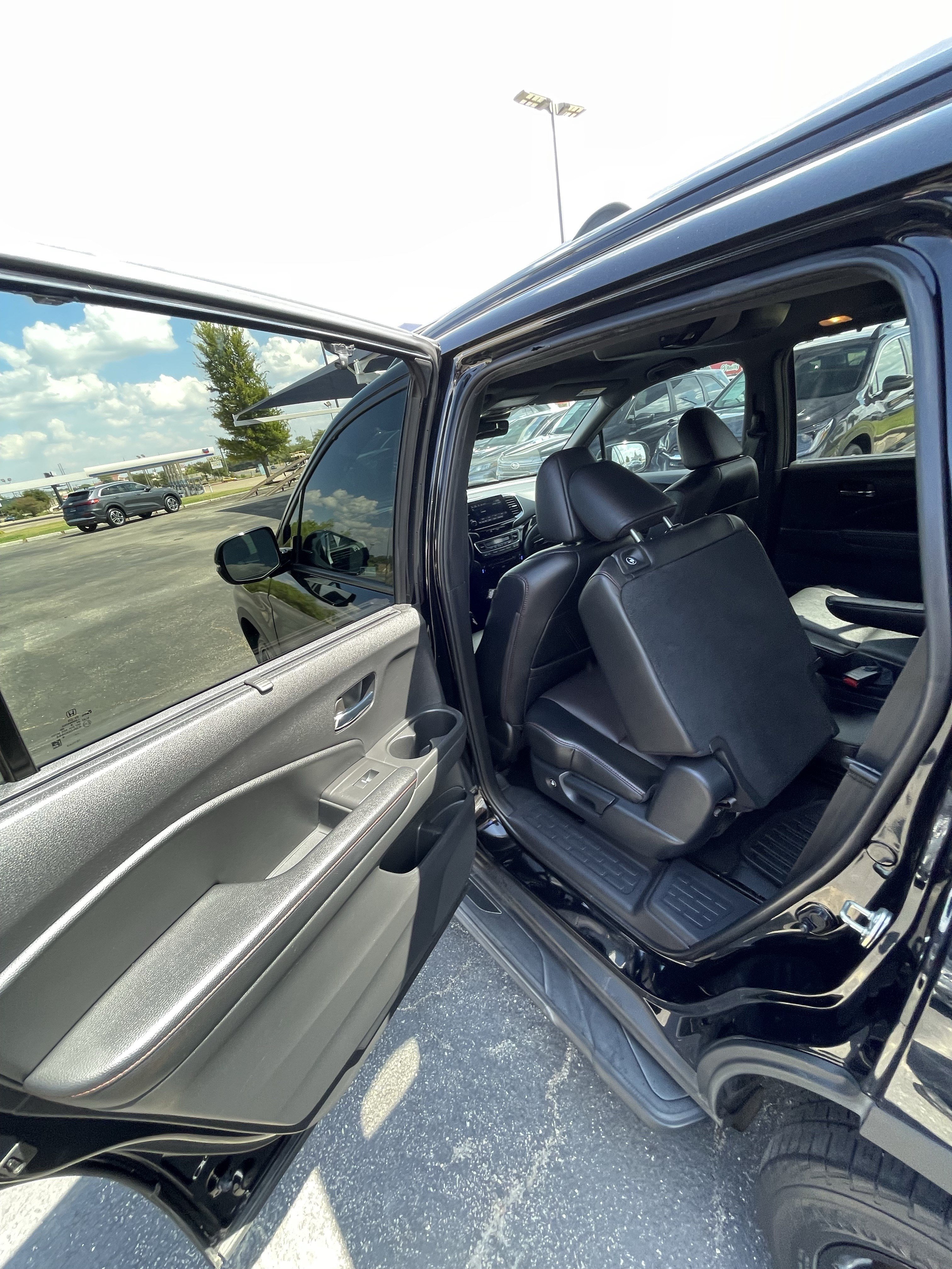 Used 2020 Honda Pilot Black Edition image 14