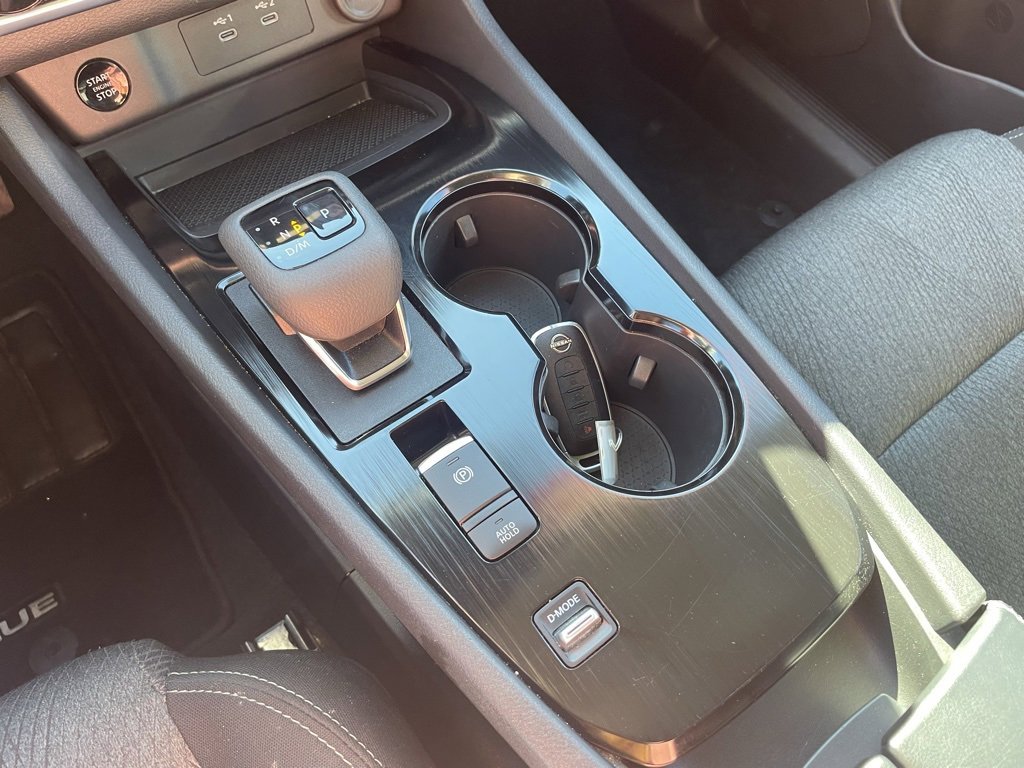 Used 2025 Nissan Rogue SV image 19