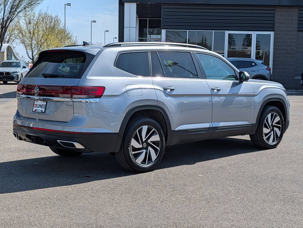Used 2025 Volkswagen Atlas SE AWD/4WD image 12