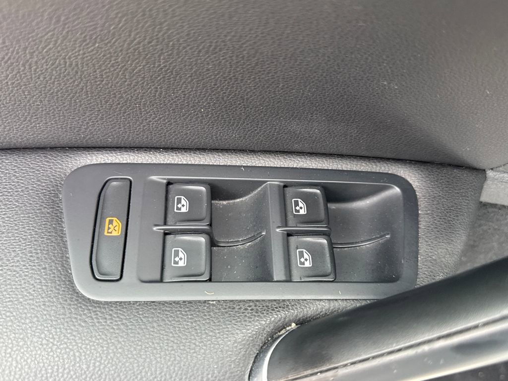 Used 2017 Volkswagen Golf Wolfsburg Edition image 15