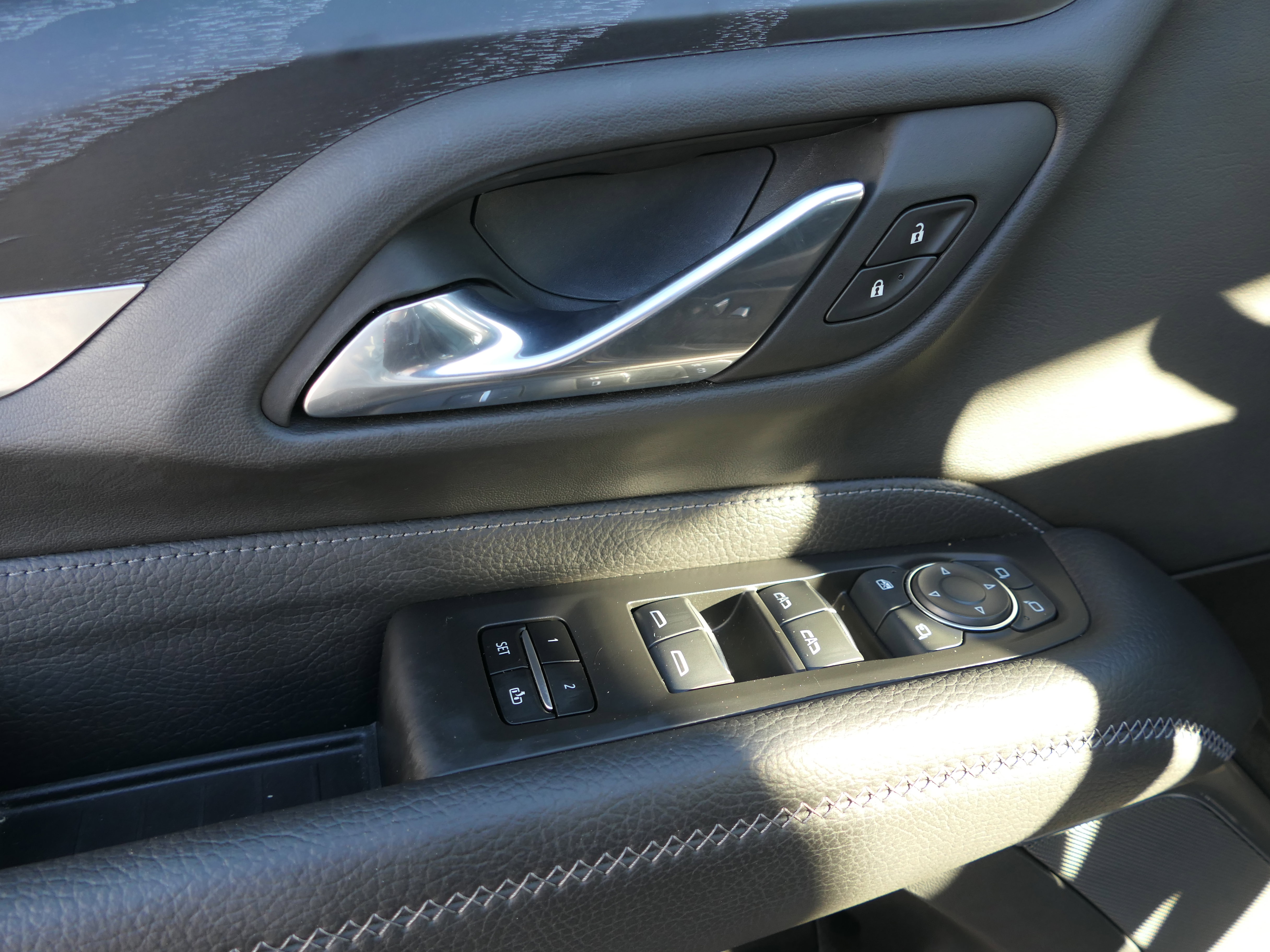 Used 2023 GMC Yukon XL Denali image 13