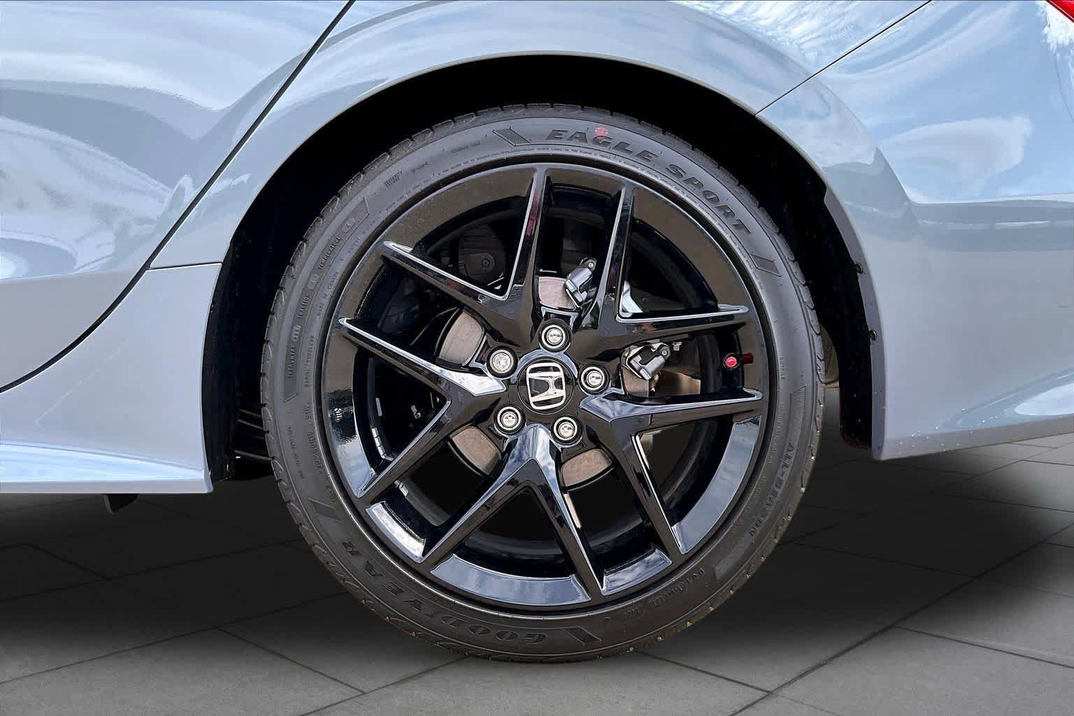 Used 2024 Honda Civic Sport image 11