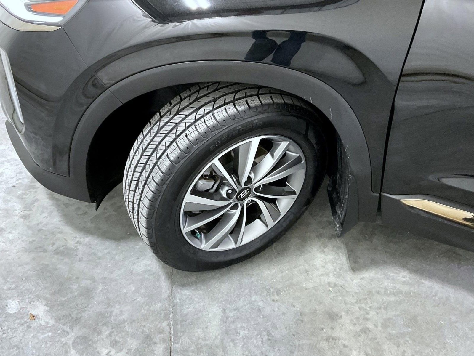 Used 2020 Hyundai Santa Fe Limited image 24