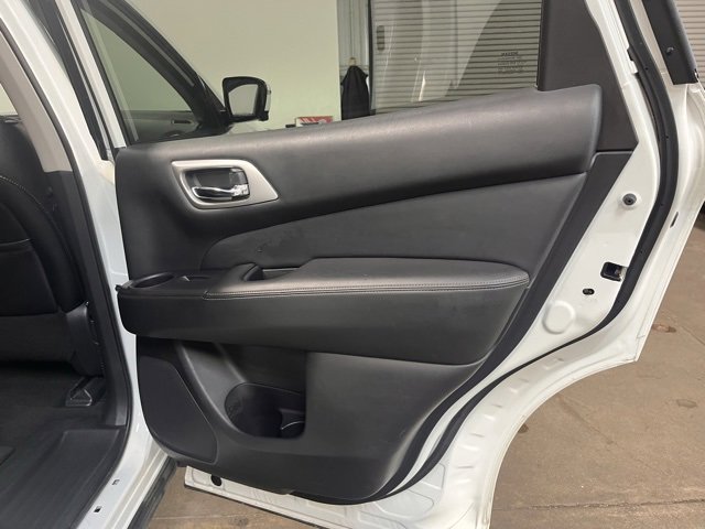 Used 2020 Nissan Pathfinder SL image 15