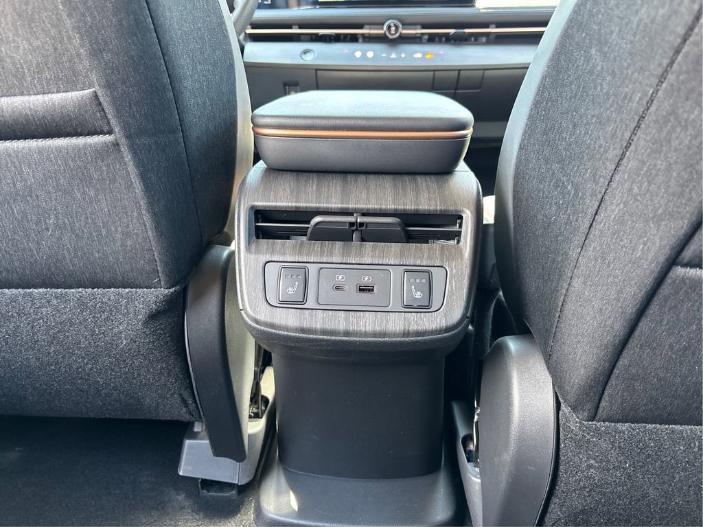 Used 2023 Nissan Ariya FWD image 30