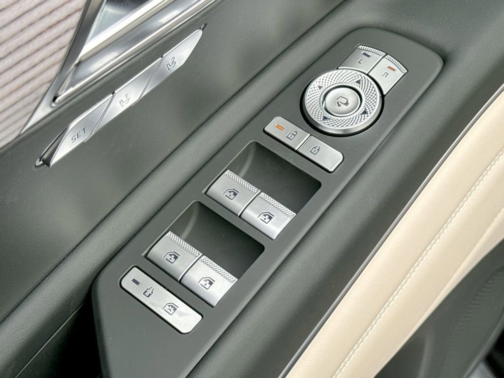 New 2025 Genesis GV80 2.5T Advanced image 13