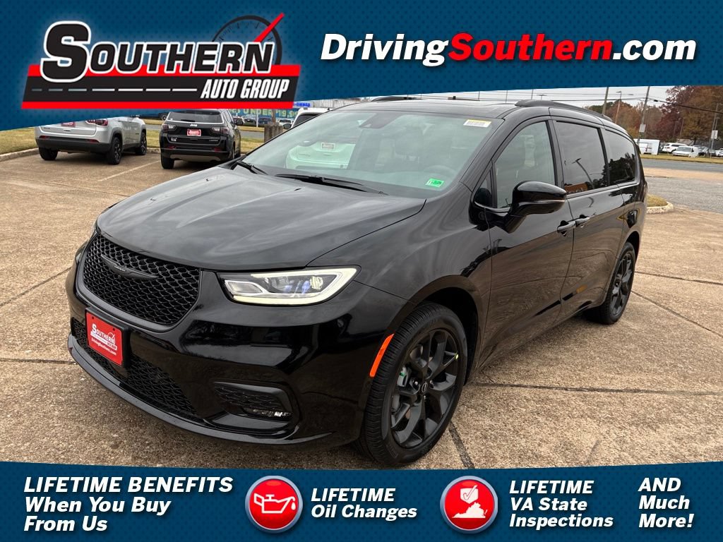 New 2026 Chrysler Pacifica Select
