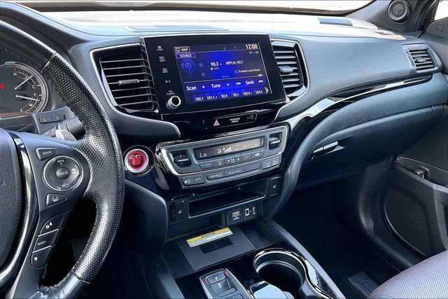 Certified 2022 Honda Ridgeline Black Edition image 15