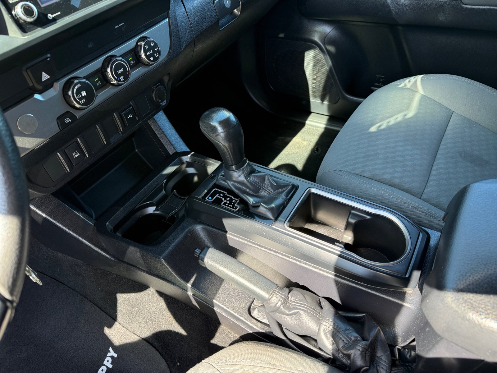 Used 2020 Toyota Tacoma SR w/ SR Convenience Package RWD image 13