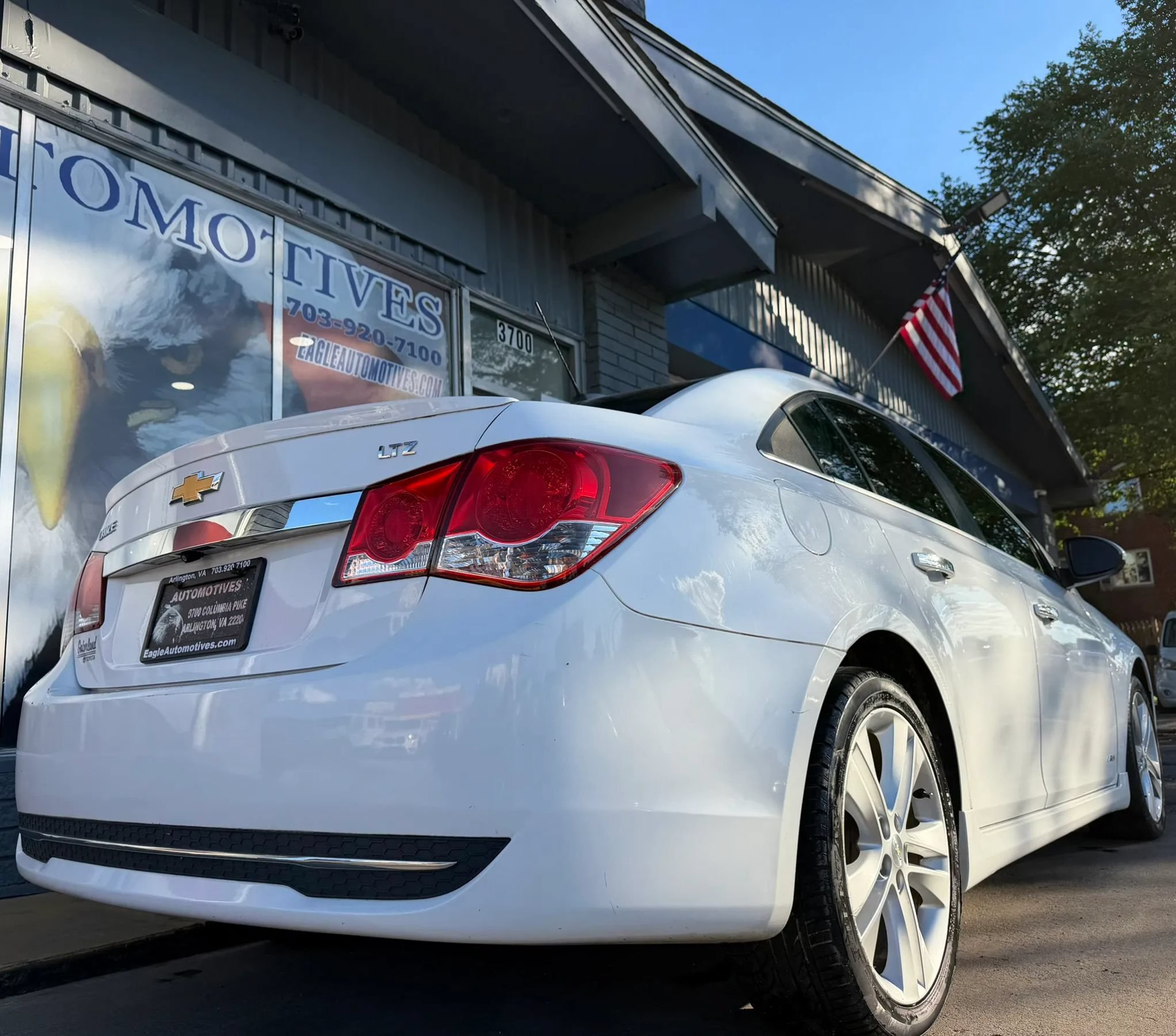 Used 2015 Chevrolet Cruze LTZ w/ Sun, Sound and Sport Package FWD image 3