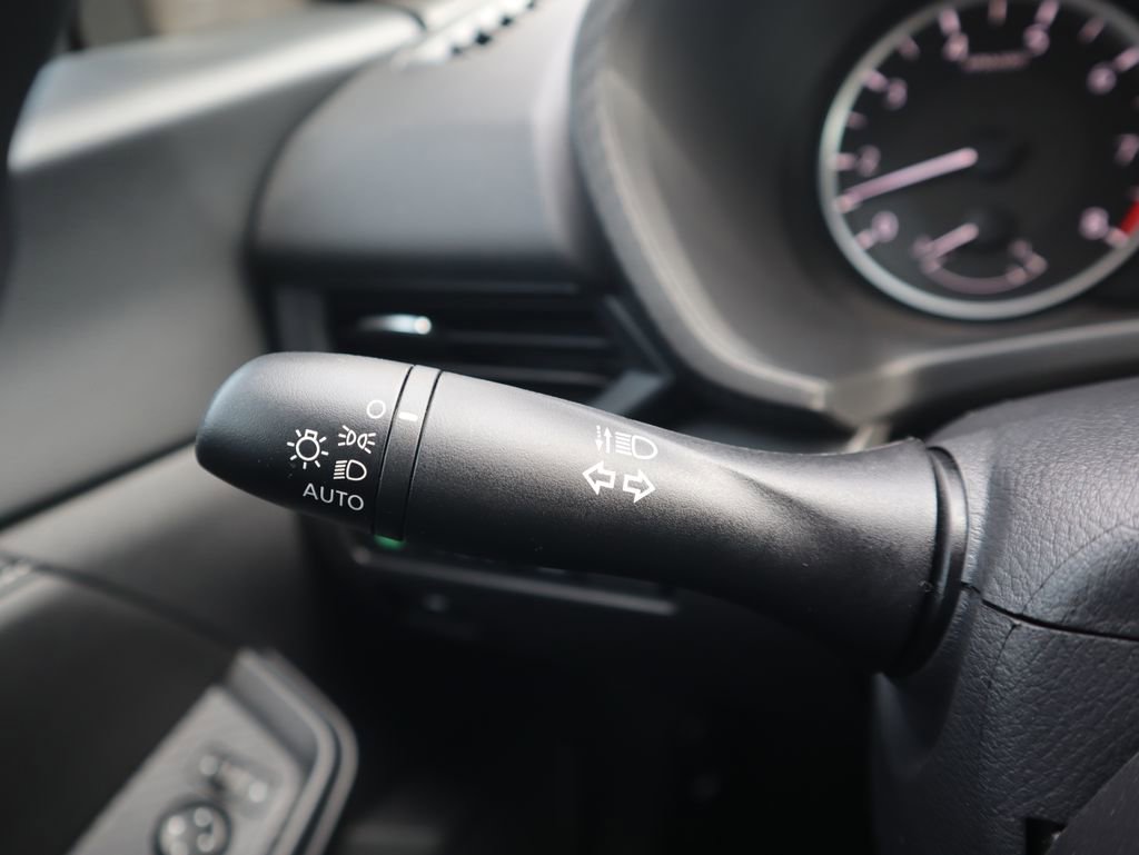 Used 2025 Nissan Sentra S image 21