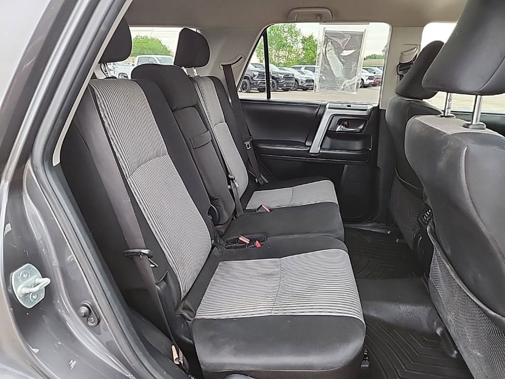 Used 2014 Toyota 4Runner SR5 AWD/4WD image 37