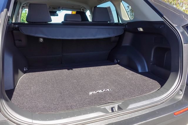 Certified 2023 Toyota RAV4 LE image 29