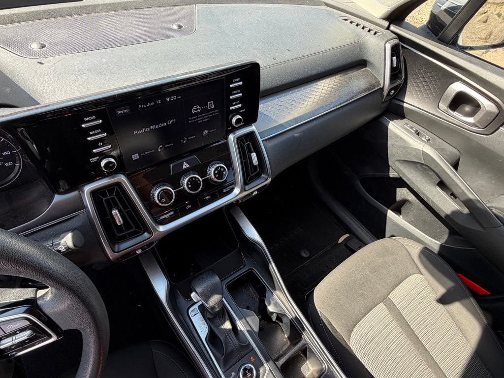 Used 2022 Kia Sorento LX AWD/4WD image 18