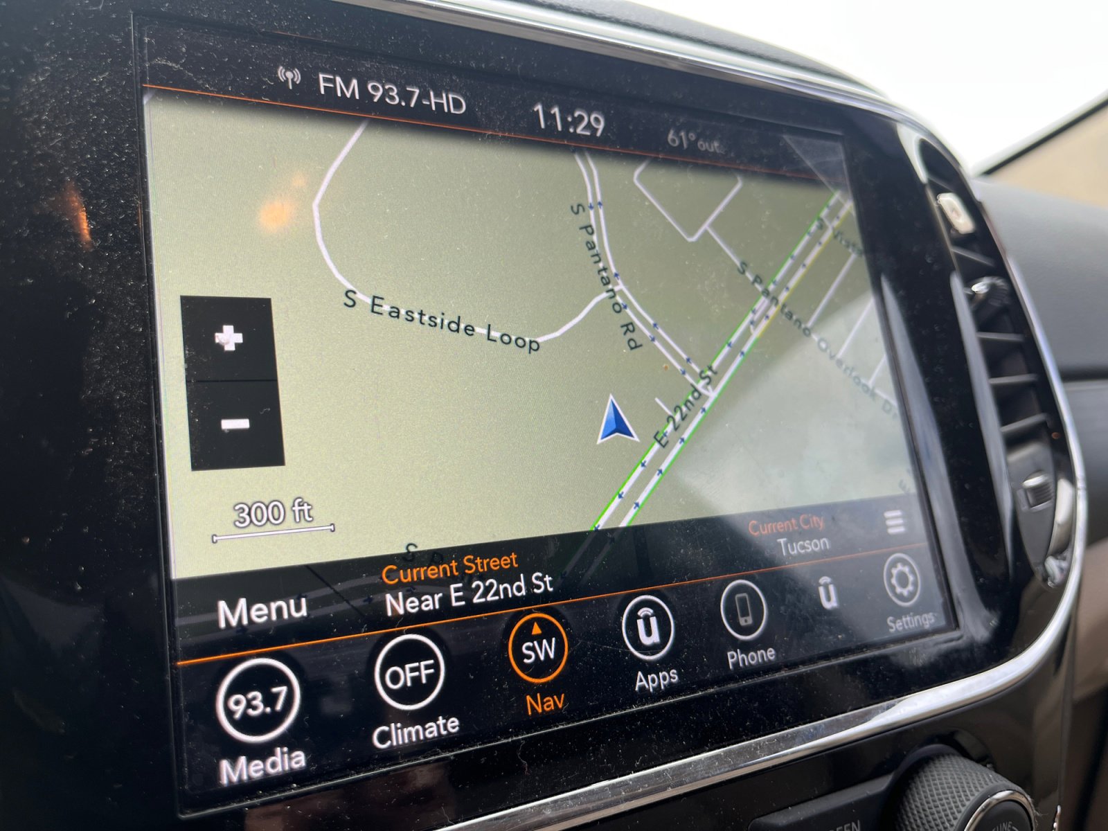 Certified 2022 Jeep Grand Cherokee Laredo E image 28