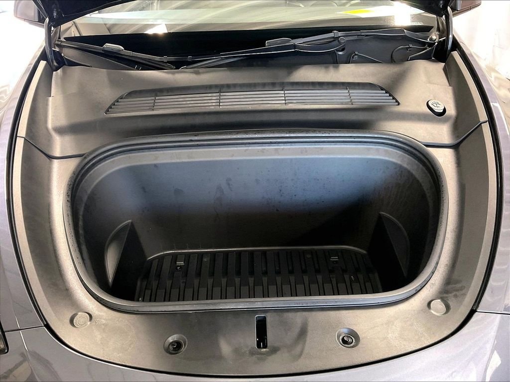 Used 2021 Tesla Model Y Long Range AWD/4WD image 30