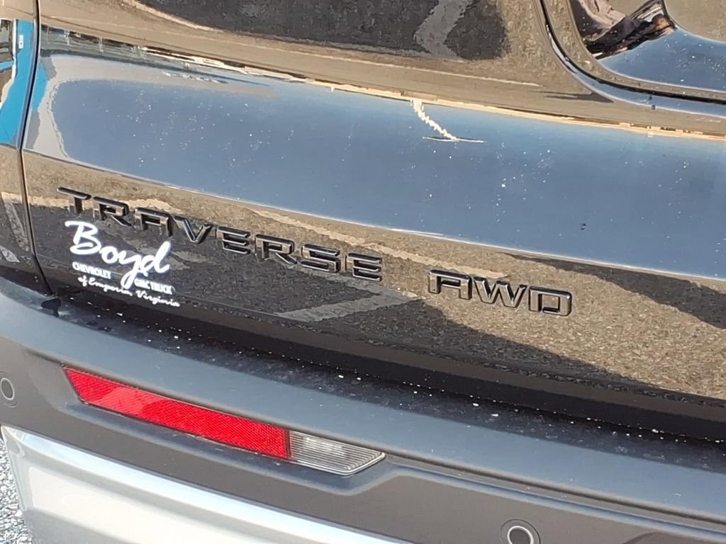 Used 2024 Chevrolet Traverse Z71 w/ Enhanced Driving Package image 6