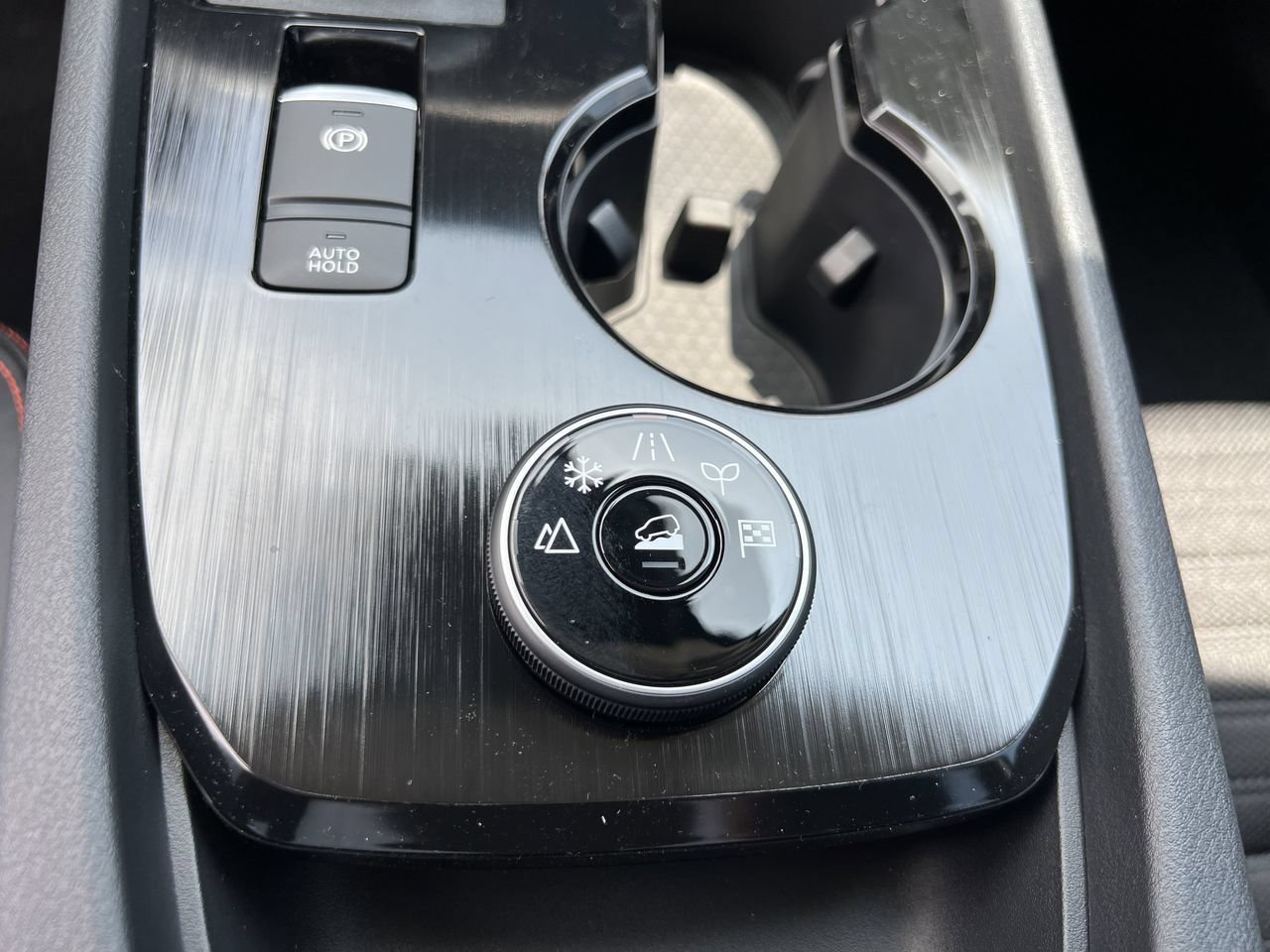 New 2026 Nissan Rogue SV AWD/4WD image 10