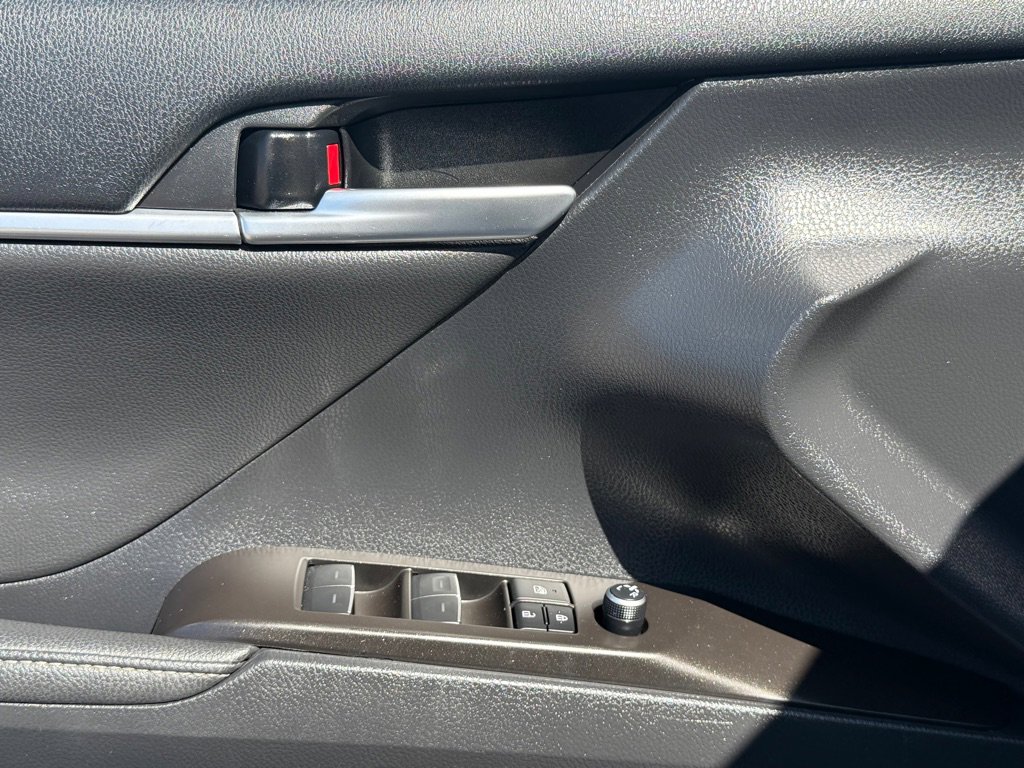 Used 2023 Toyota Camry XSE image 31