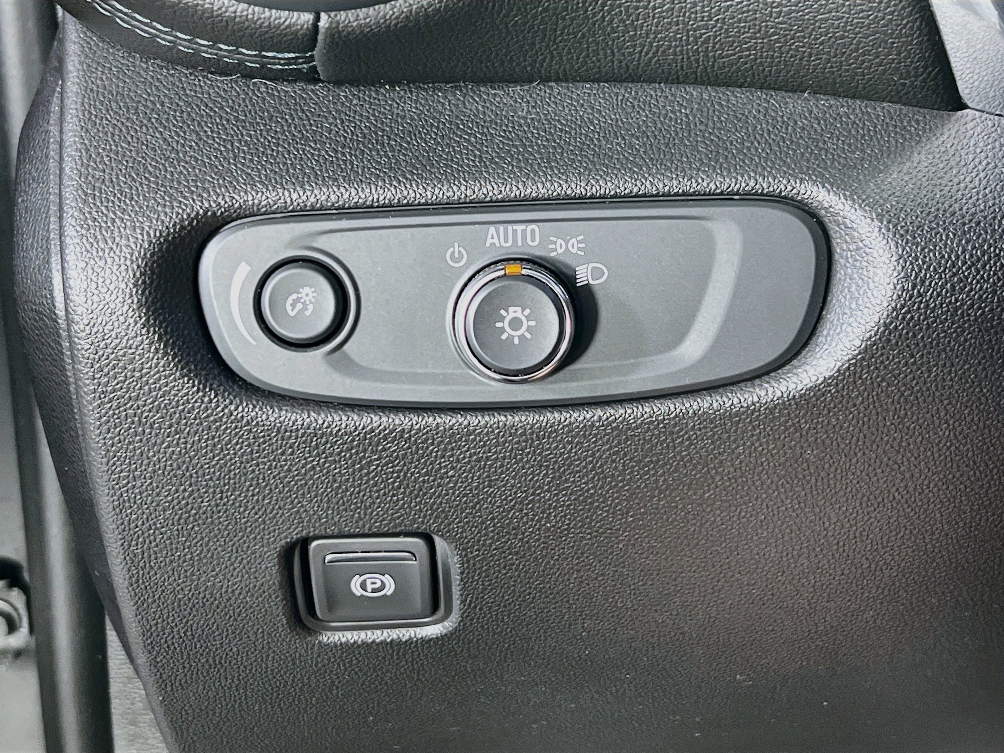 Used 2019 Chevrolet Blazer LT FWD image 10