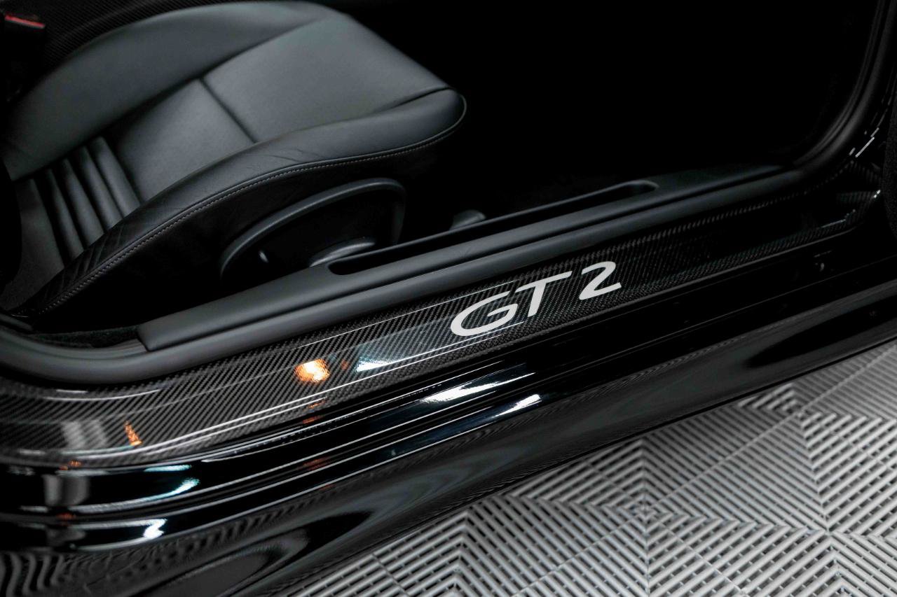 Used 2002 Porsche 911 GT2 RWD image 55