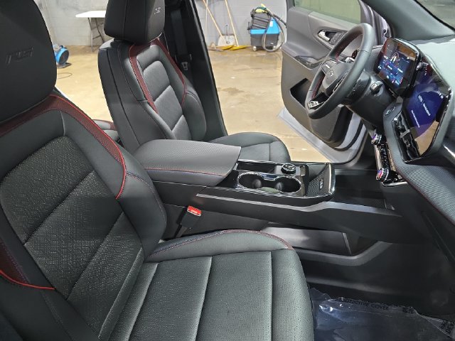 New 2026 Chevrolet Equinox RS w/ Convenience Package III FWD image 13