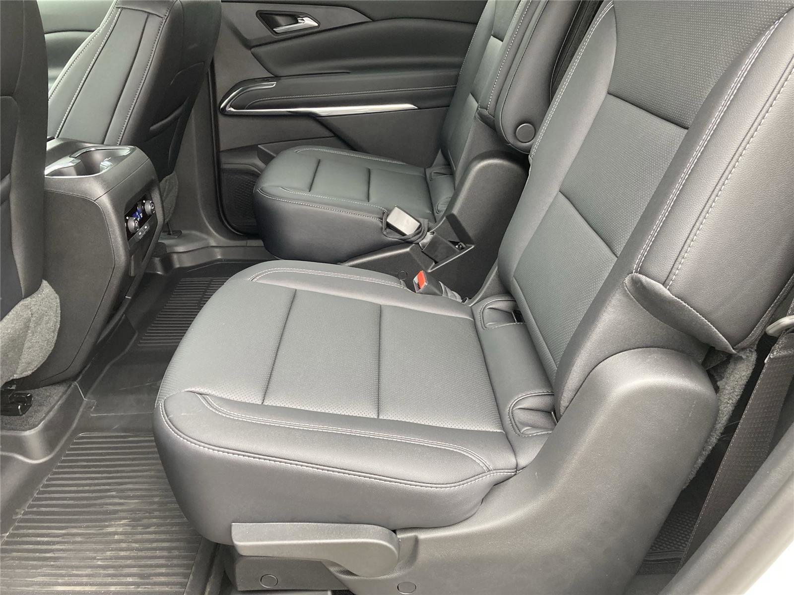 New 2026 Chevrolet Traverse LT w/ Sun and Wheel Package image 21