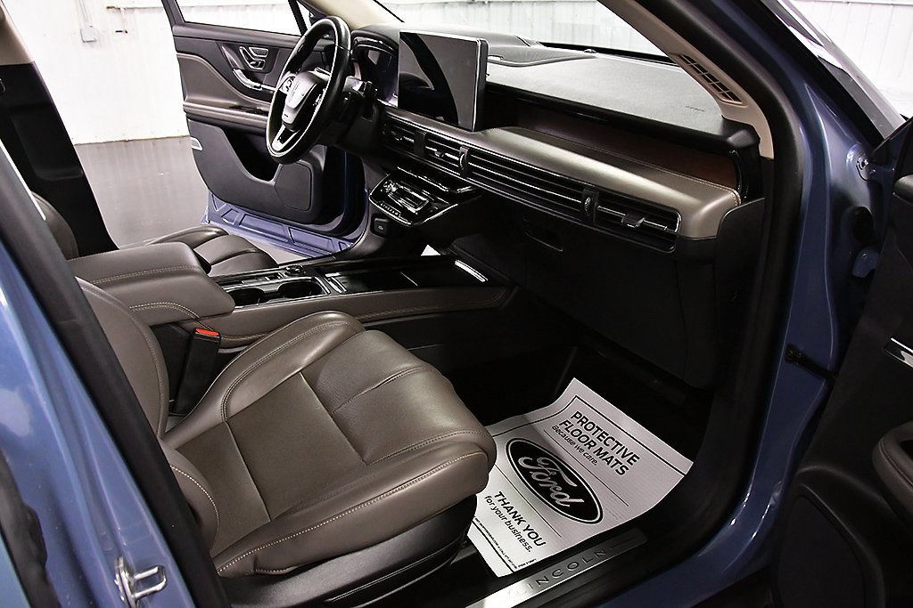 Used 2023 Lincoln Corsair Reserve w/ Equipment Group 202A image 24