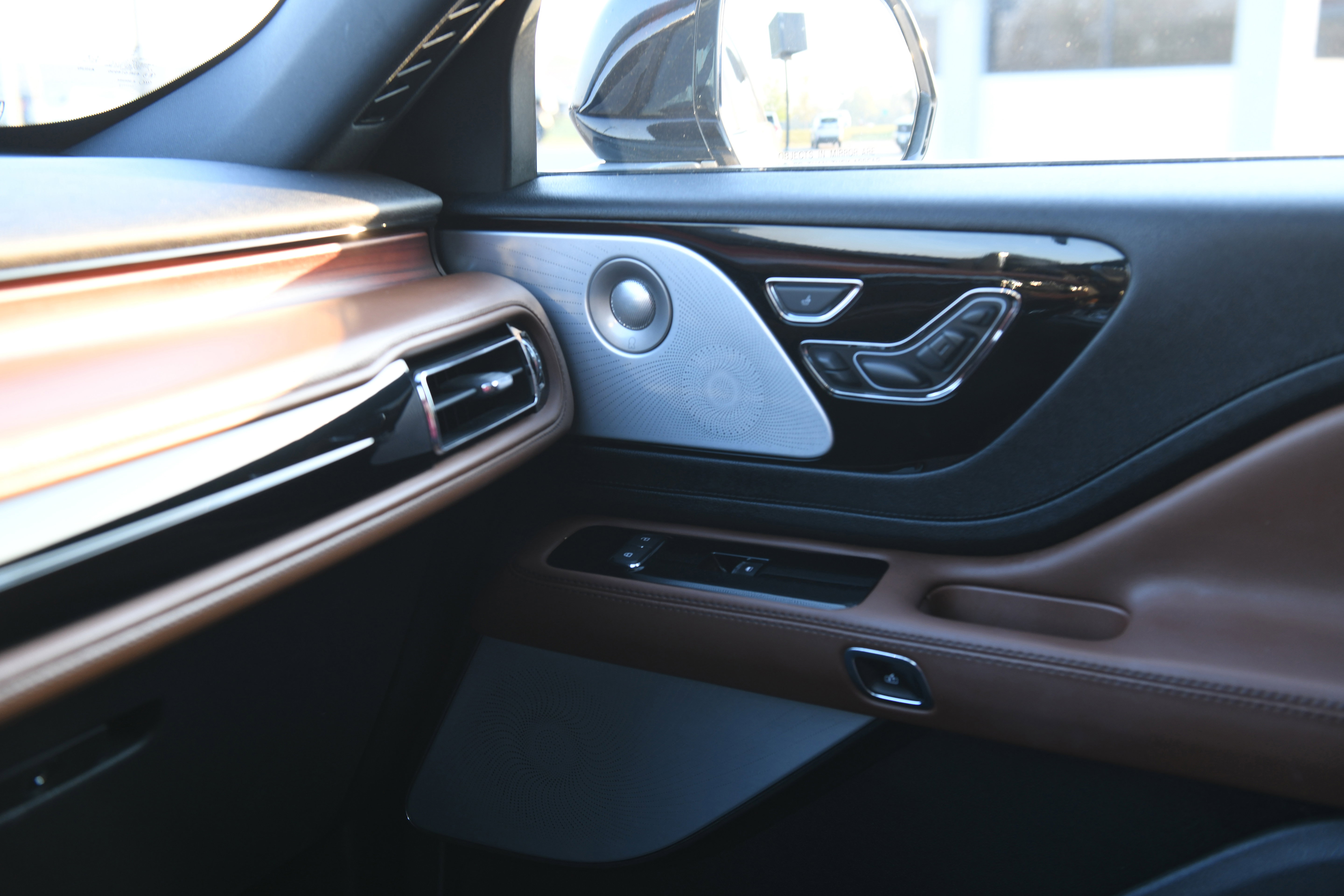 Used 2023 Lincoln Aviator Reserve w/ Equipment Group 201A image 29