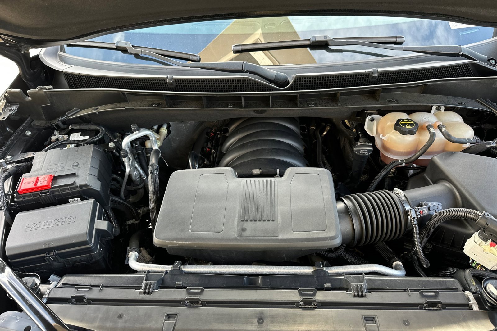 Used 2024 Cadillac Escalade Premium Luxury w/ Performance Package image 26