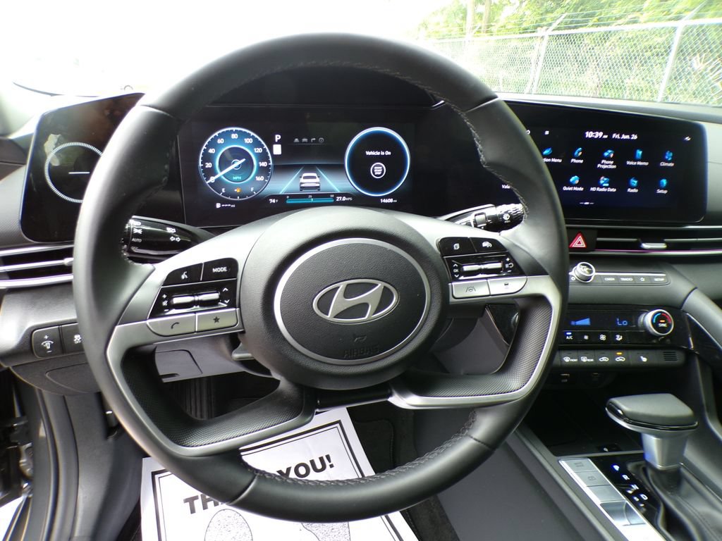 Certified 2025 Hyundai Elantra SEL FWD image 12