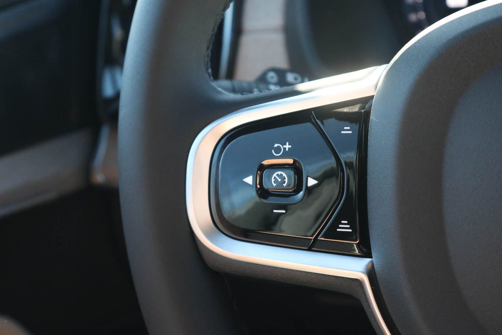 New 2026 Volvo XC90 T8 Plus w/ Protection Package AWD/4WD image 38