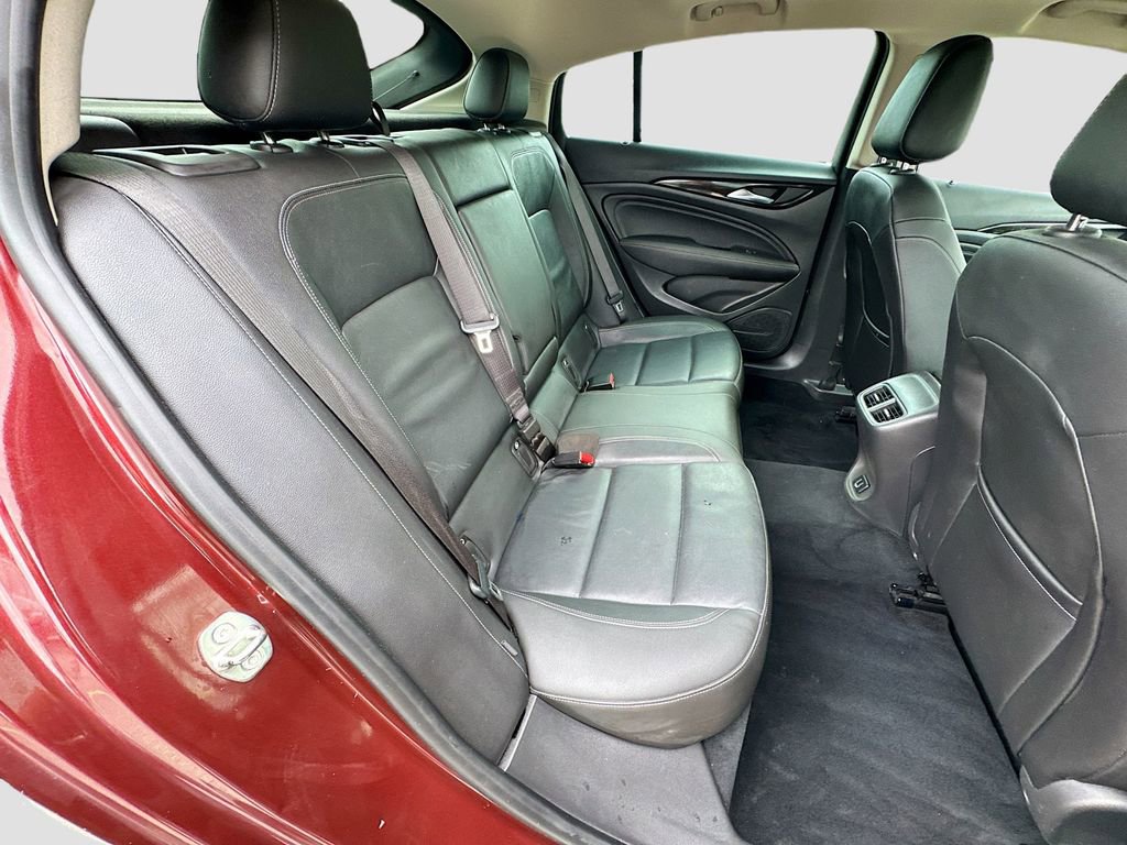 Used 2018 Buick Regal Essence w/ Driver Confidence Package #1 FWD image 35