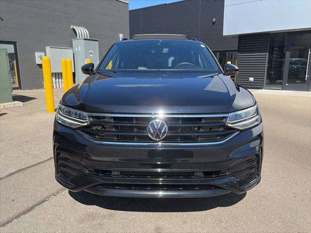 Used 2022 Volkswagen Tiguan SE R-Line image 5