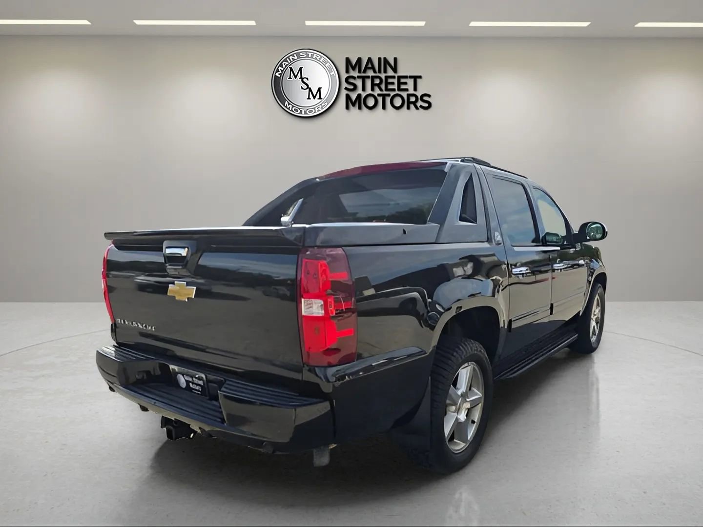 Used 2013 Chevrolet Avalanche LT w/ All-Star Edition image 5