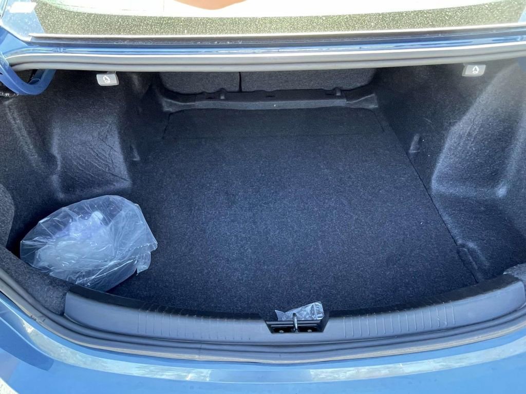 Used 2024 Chevrolet Malibu LT image 11