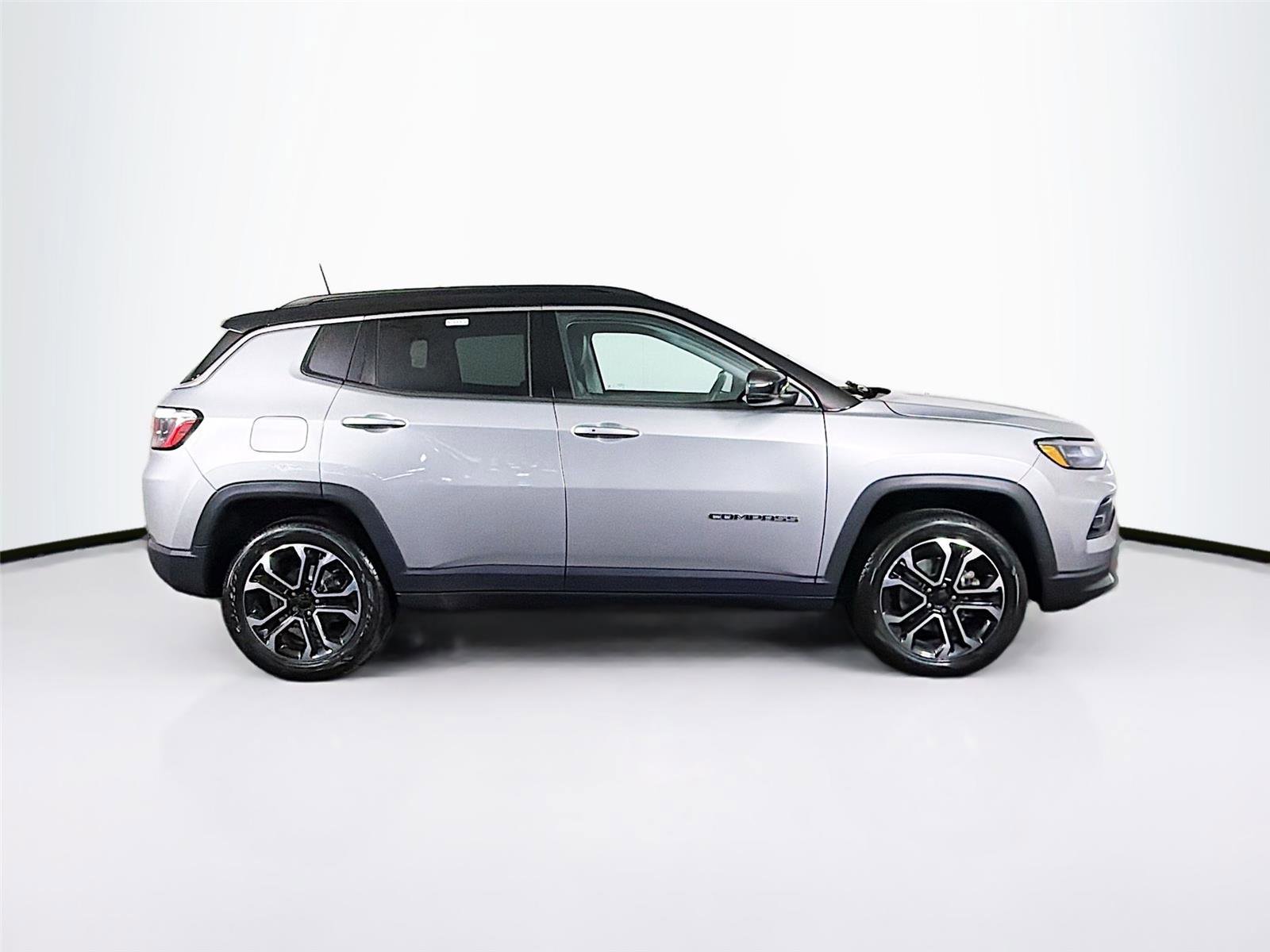 Used 2022 Jeep Compass Limited AWD/4WD image 8